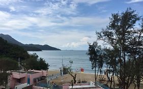 Bayshore Inn  3*